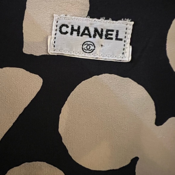 2PC Set CHANEL blouse & skirt set! Gorgeous - Picture 11 of 16